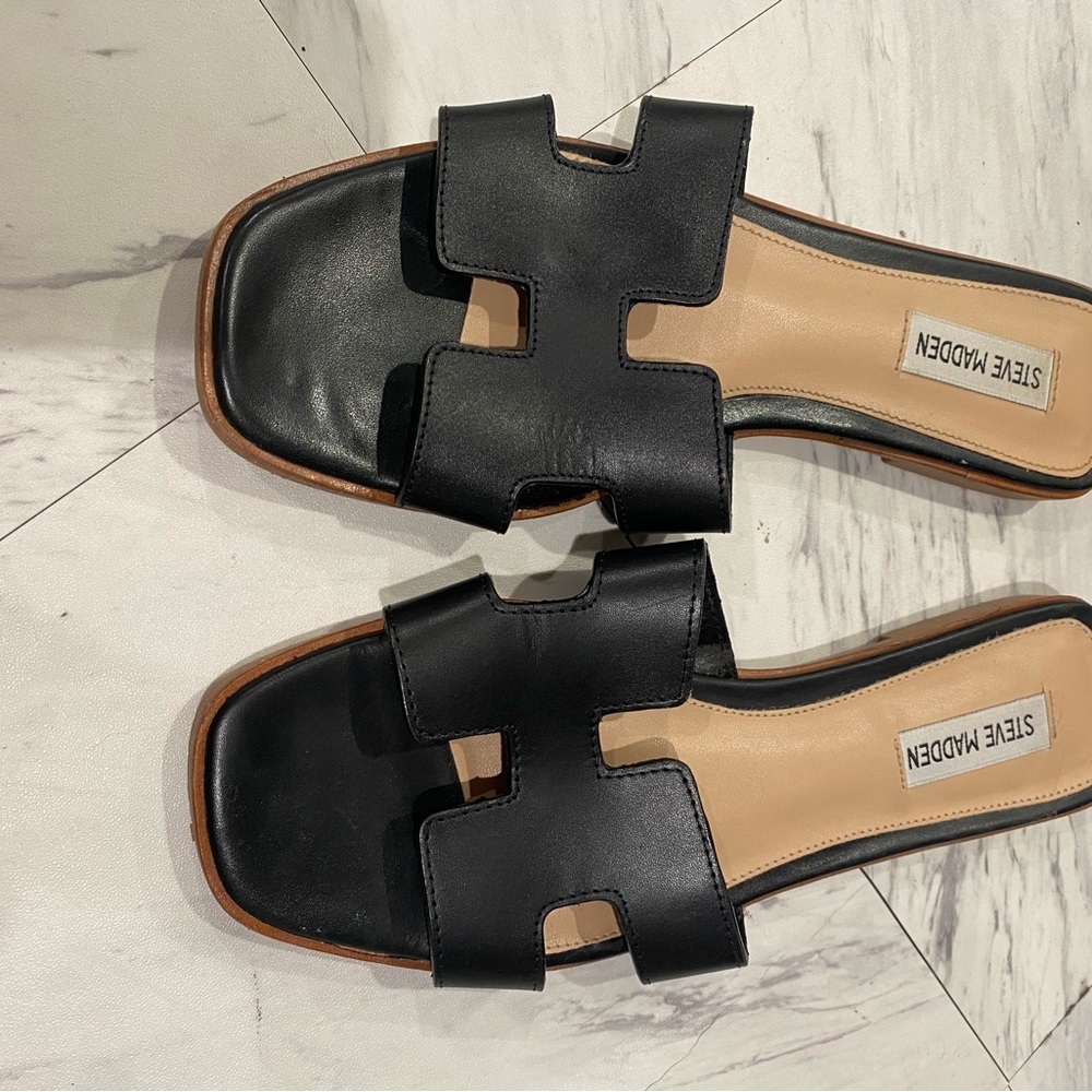 Steve Madden Black Sandals with H-Shape Strap